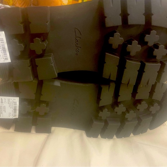 NWT-Clarks Leather Combat Boots - Picture 6 of 8